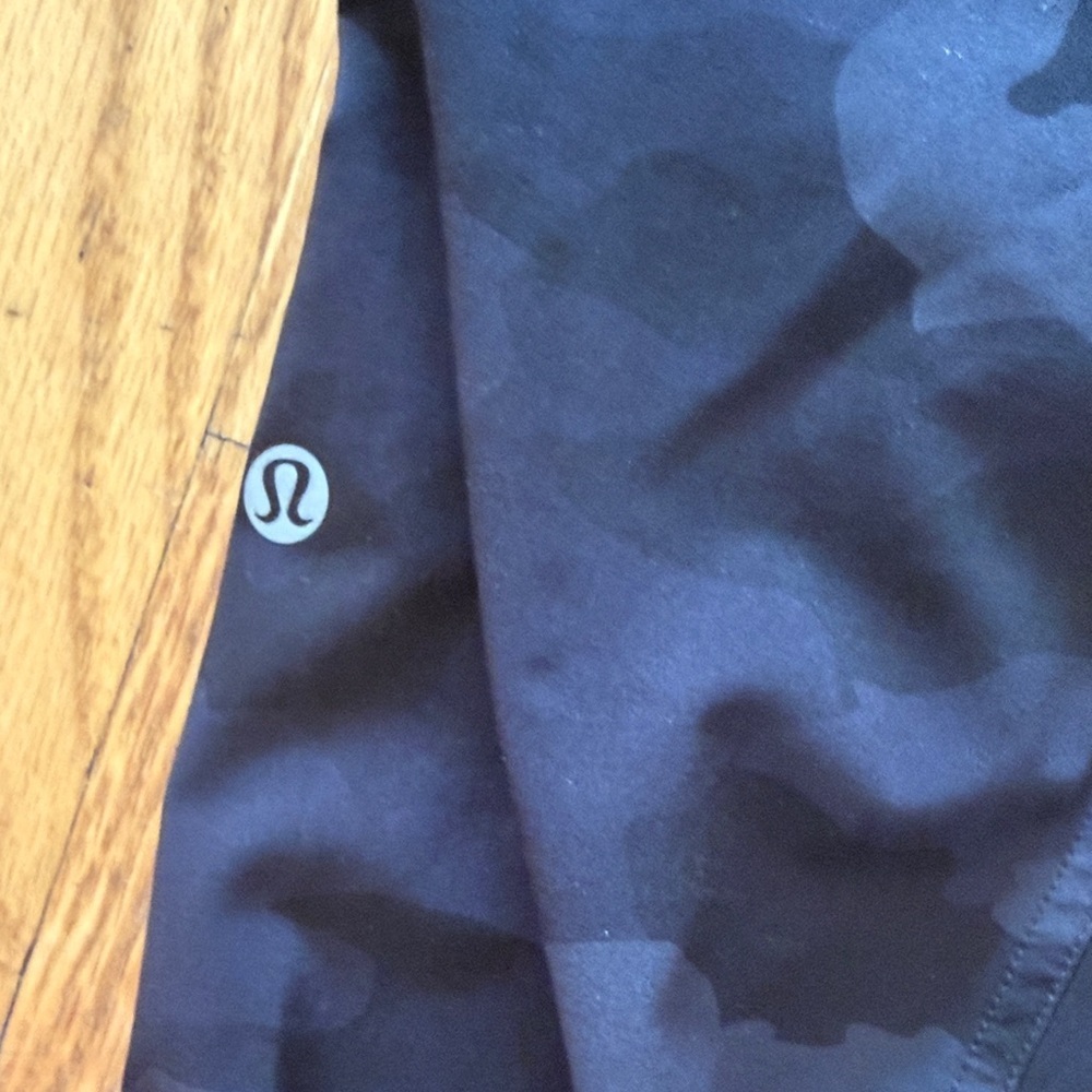 Lululemon sz 4 Dance Studio Mid Rise Black Camo Joggers great pre owned cond - Picture 5 of 6